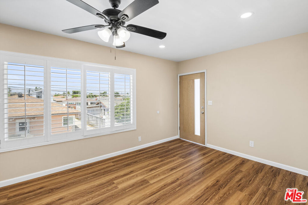 4622 W 149th Street - Photo 4