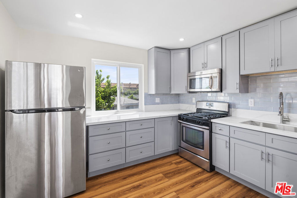 4622 W 149th Street - Photo 0