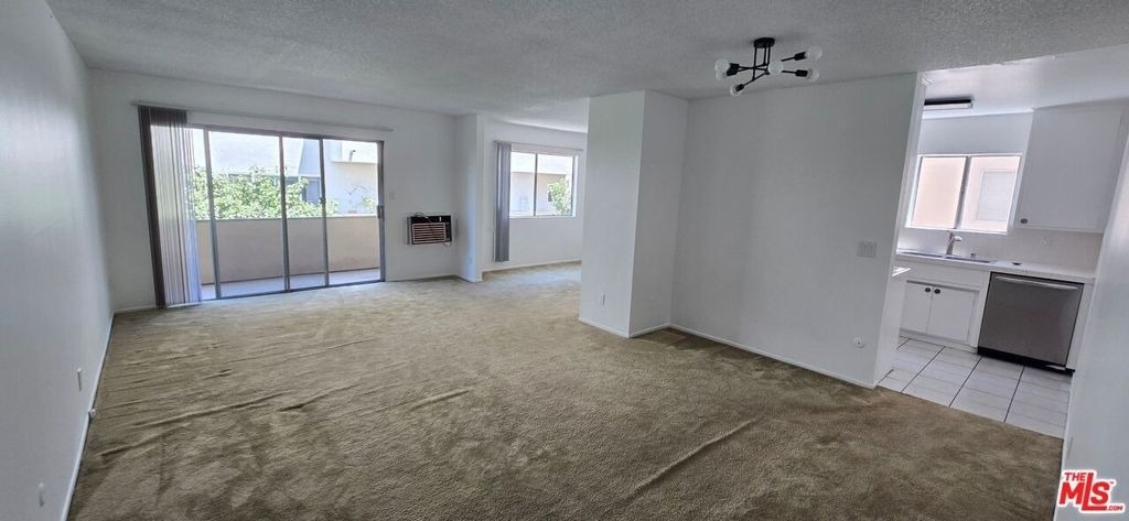 848 S Holt Street - Photo 1
