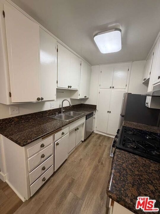 848 S Holt Street - Photo 0
