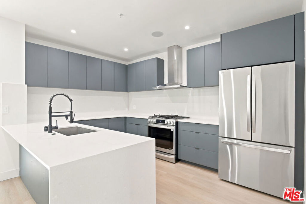 1159 N Formosa Avenue - Photo 3