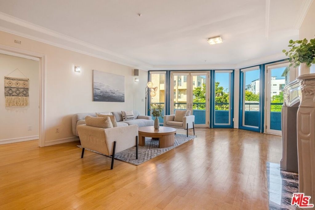 1645 Malcolm Avenue - Photo 3