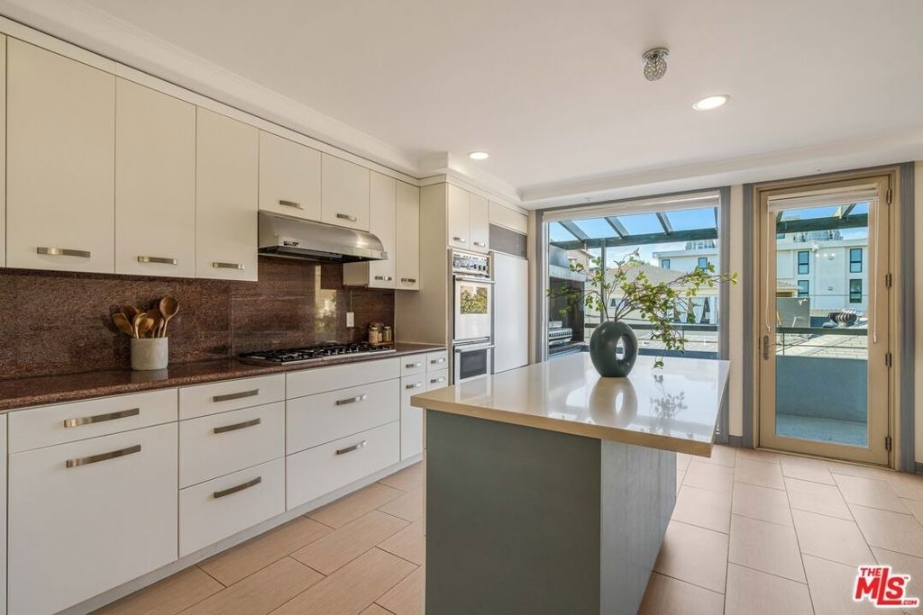 1645 Malcolm Avenue - Photo 10