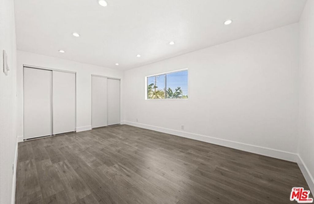 6257 Lindley Avenue - Photo 5