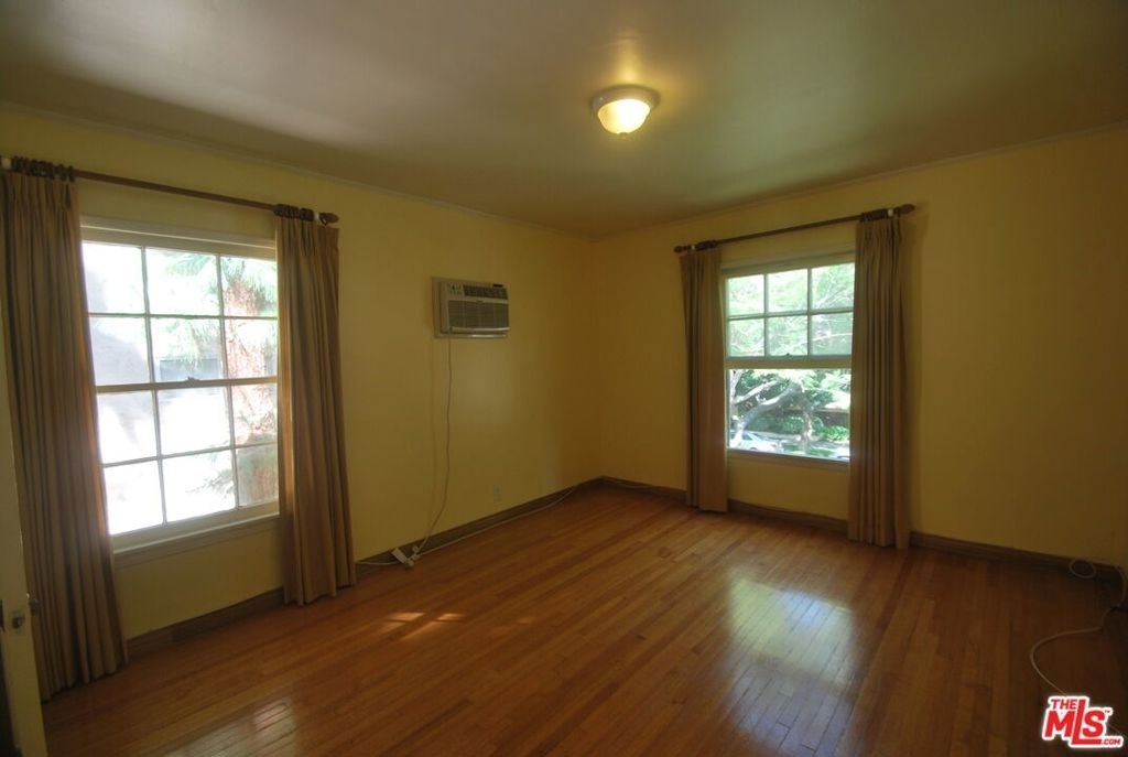 325 Palm Drive - Photo 9
