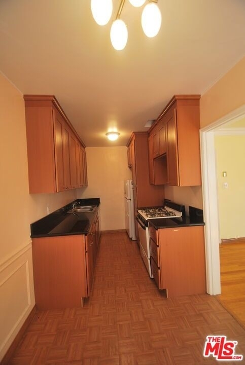 325 Palm Drive - Photo 7