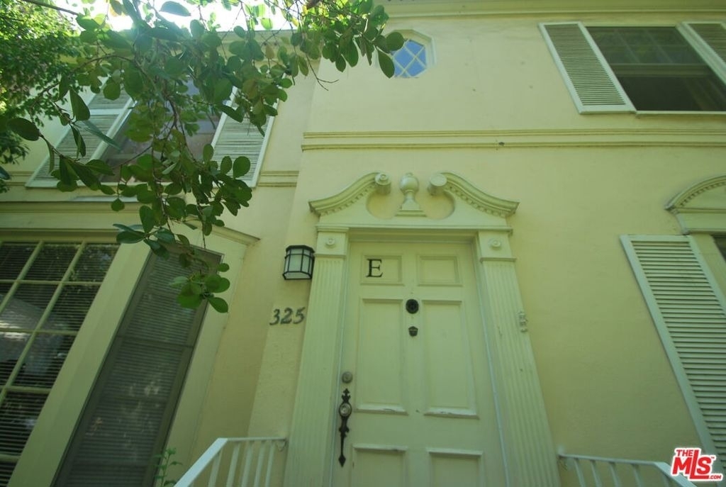 325 Palm Drive - Photo 5
