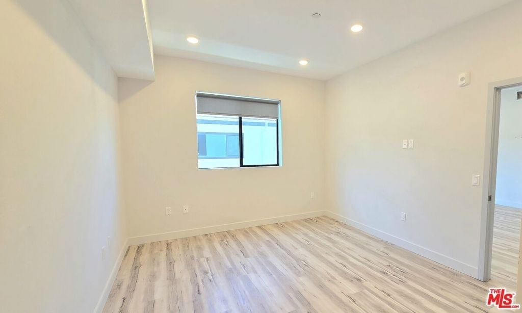 1540 S Hayworth Avenue - Photo 4