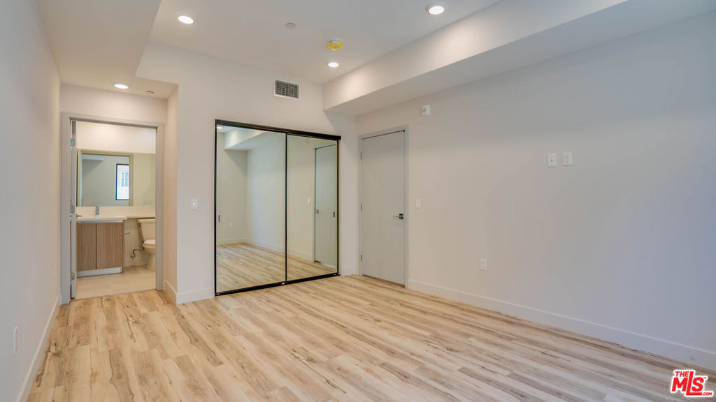 1540 S Hayworth Avenue - Photo 15