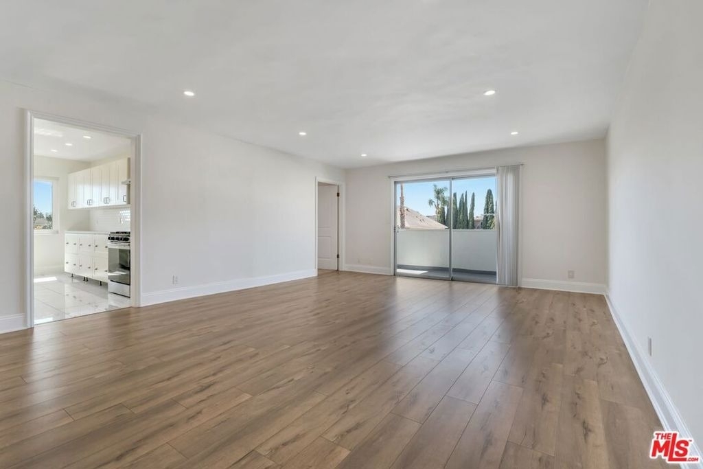 929 S Bedford Street - Photo 1