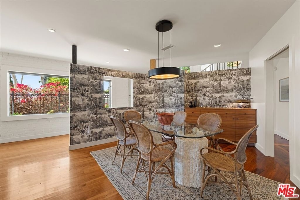 2700 Glendower Avenue - Photo 5