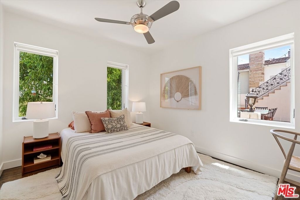 2700 Glendower Avenue - Photo 35