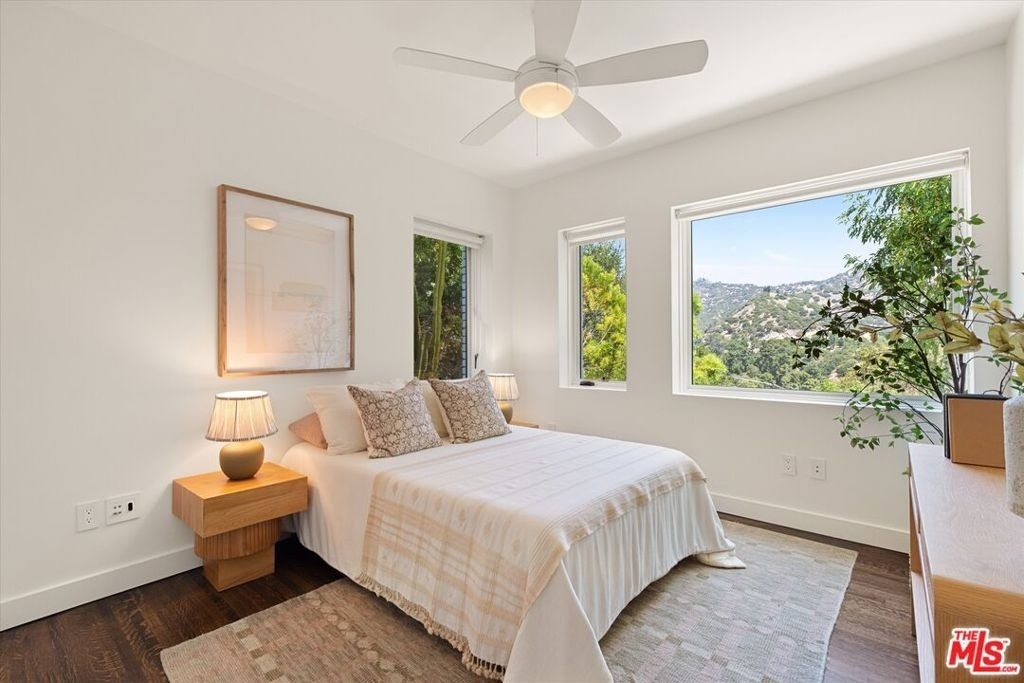 2700 Glendower Avenue - Photo 31
