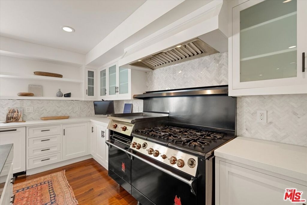 2700 Glendower Avenue - Photo 13