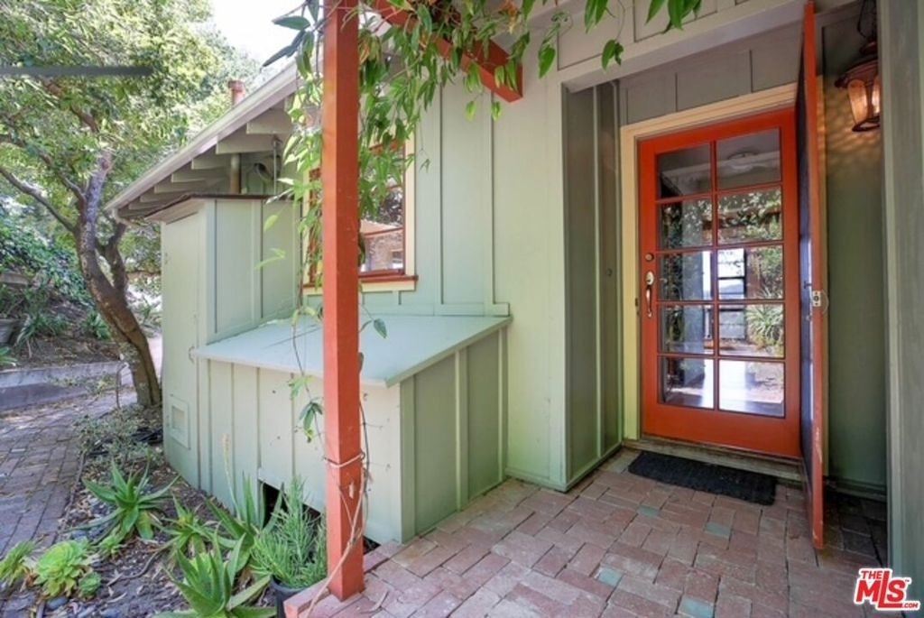 112 Crestview Lane - Photo 2