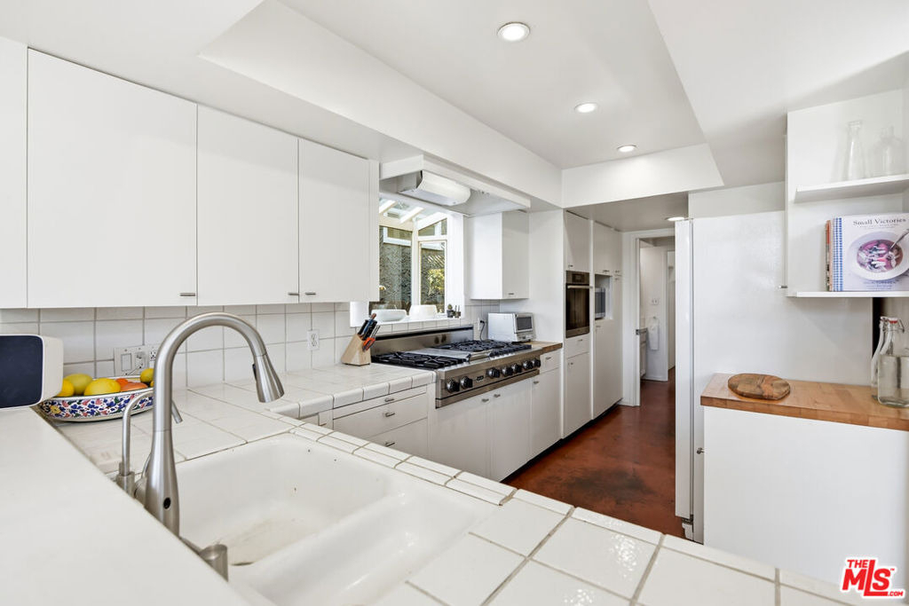 469 Sherman Avenue - Photo 7