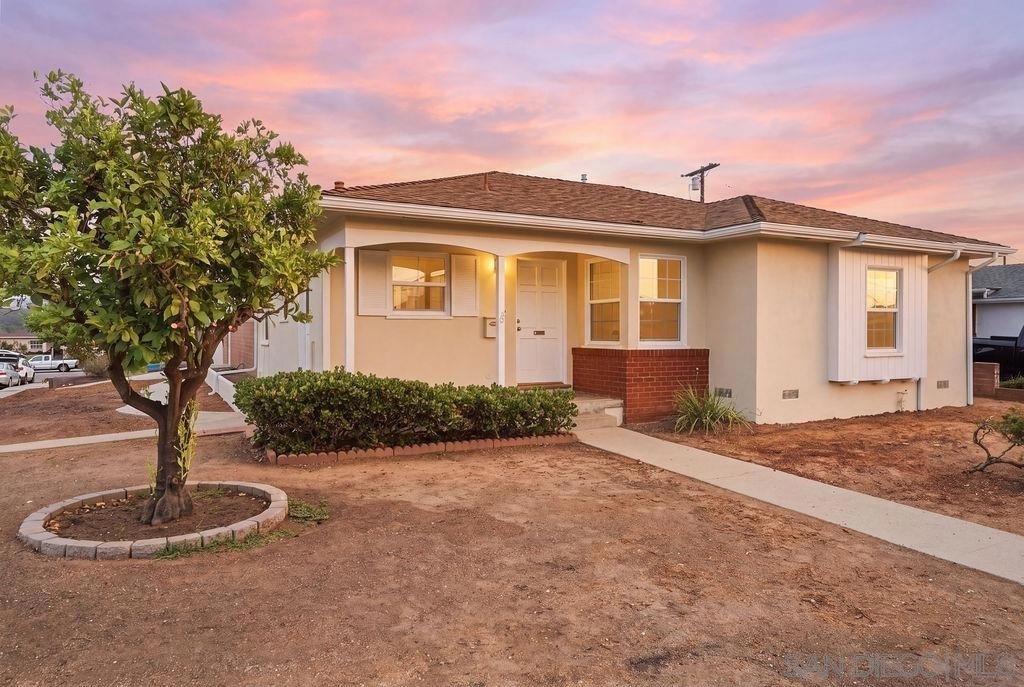6593 Delfern St - Photo 0
