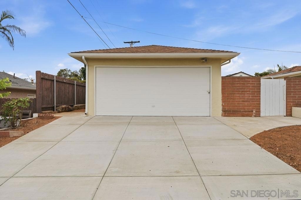 6593 Delfern St - Photo 26