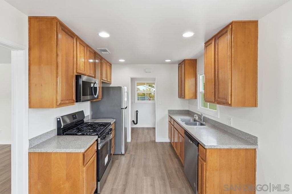 6593 Delfern St - Photo 8