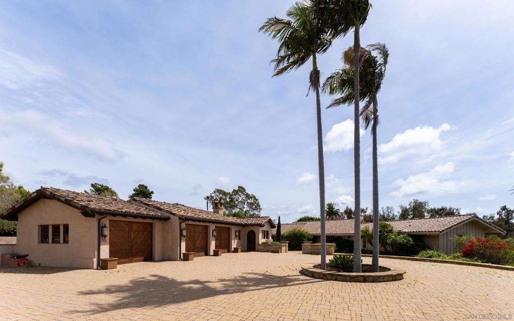 6858 Las Colinas - Photo 2