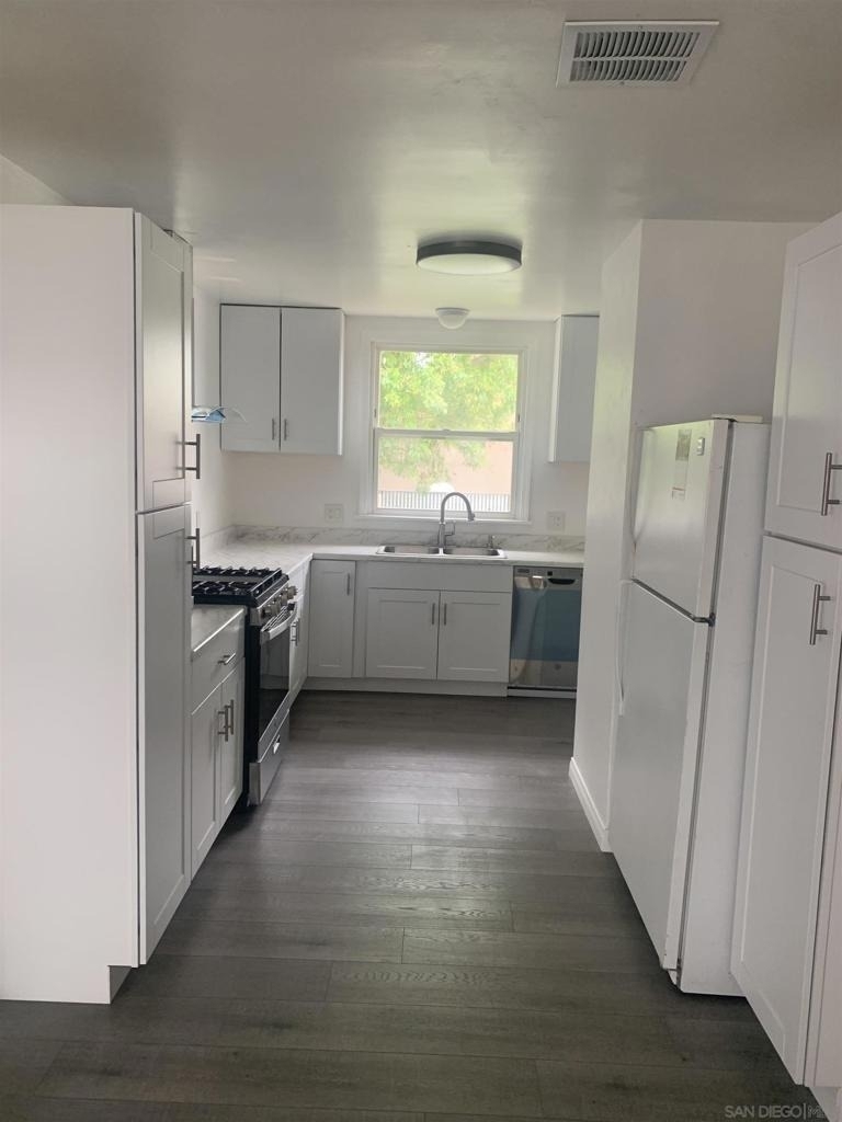 770 S. Sunshine Ave - Photo 1