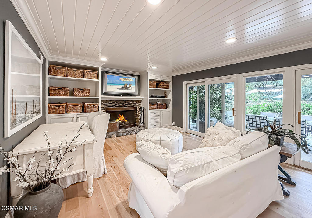1888 El Monte Drive - Photo 9