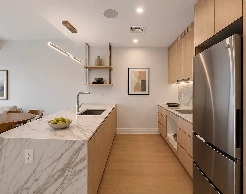 960 Franklin Avenue - Photo 1