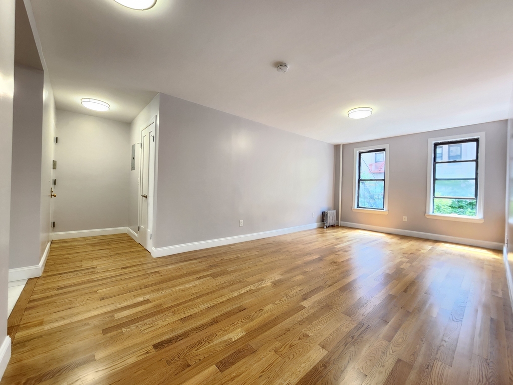 65 Ft Washington Avenue - Photo 1
