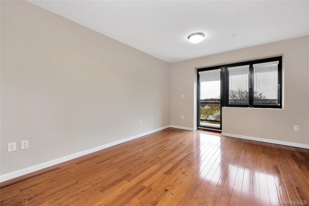 172-18 Jamaica Avenue - Photo 3