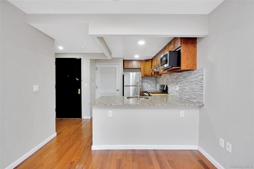 172-18 Jamaica Avenue - Photo 11