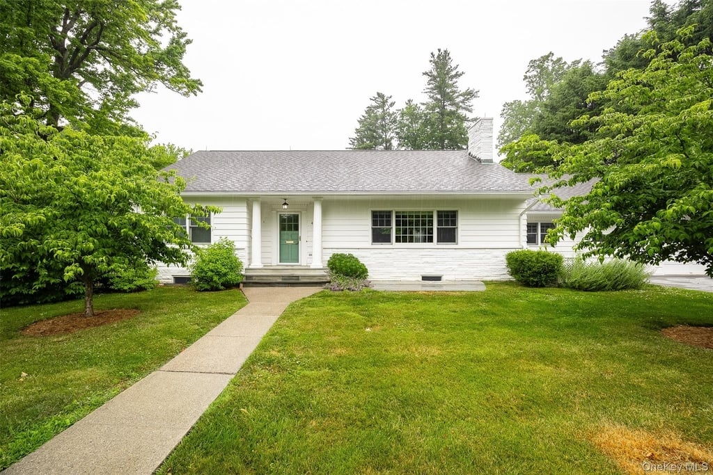 46 Barnard Avenue - Photo 1