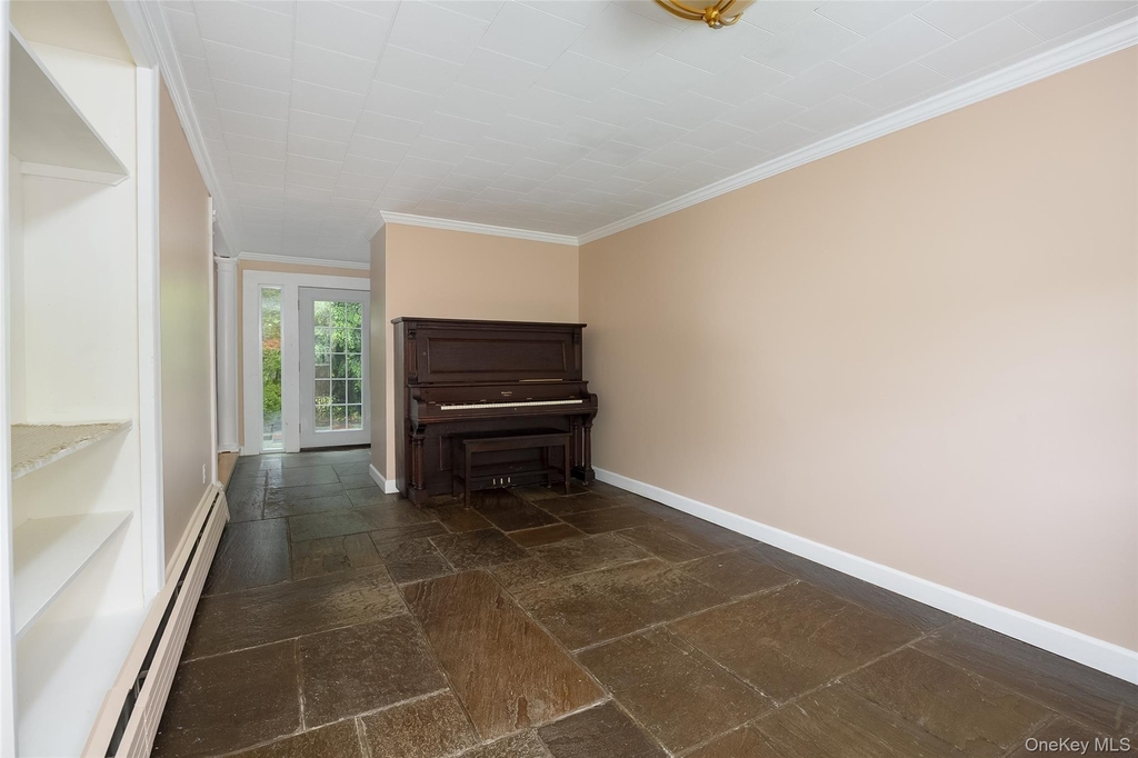 46 Barnard Avenue - Photo 12