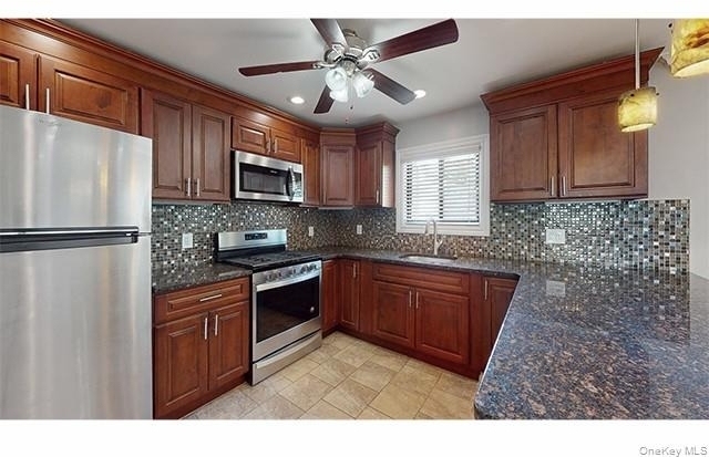 20 Perry Boulevard - Photo 3