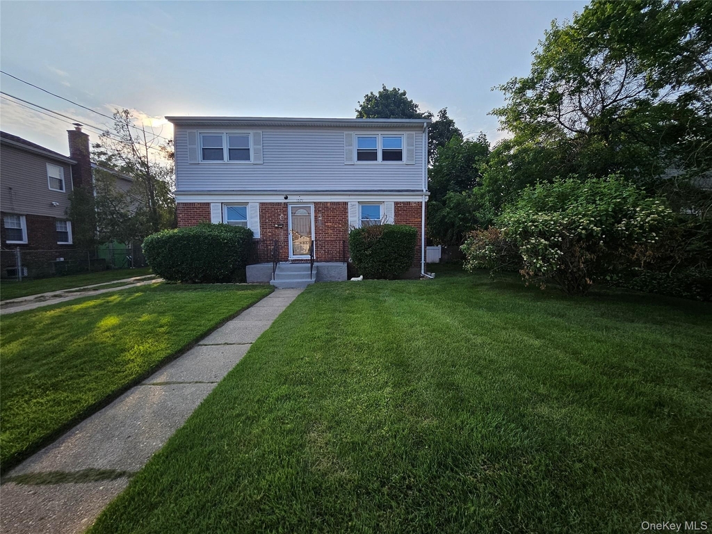 1571 Powers Avenue - Photo 3