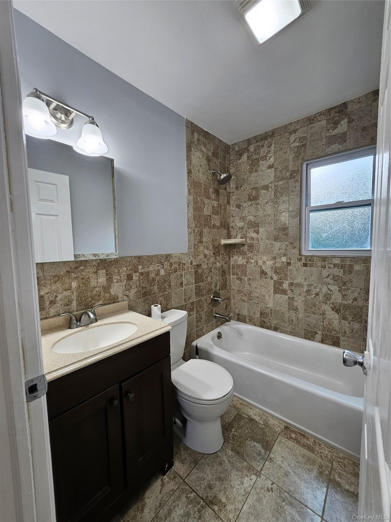 1571 Powers Avenue - Photo 10