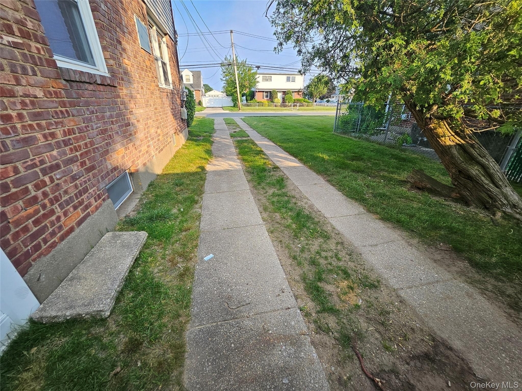 1571 Powers Avenue - Photo 18