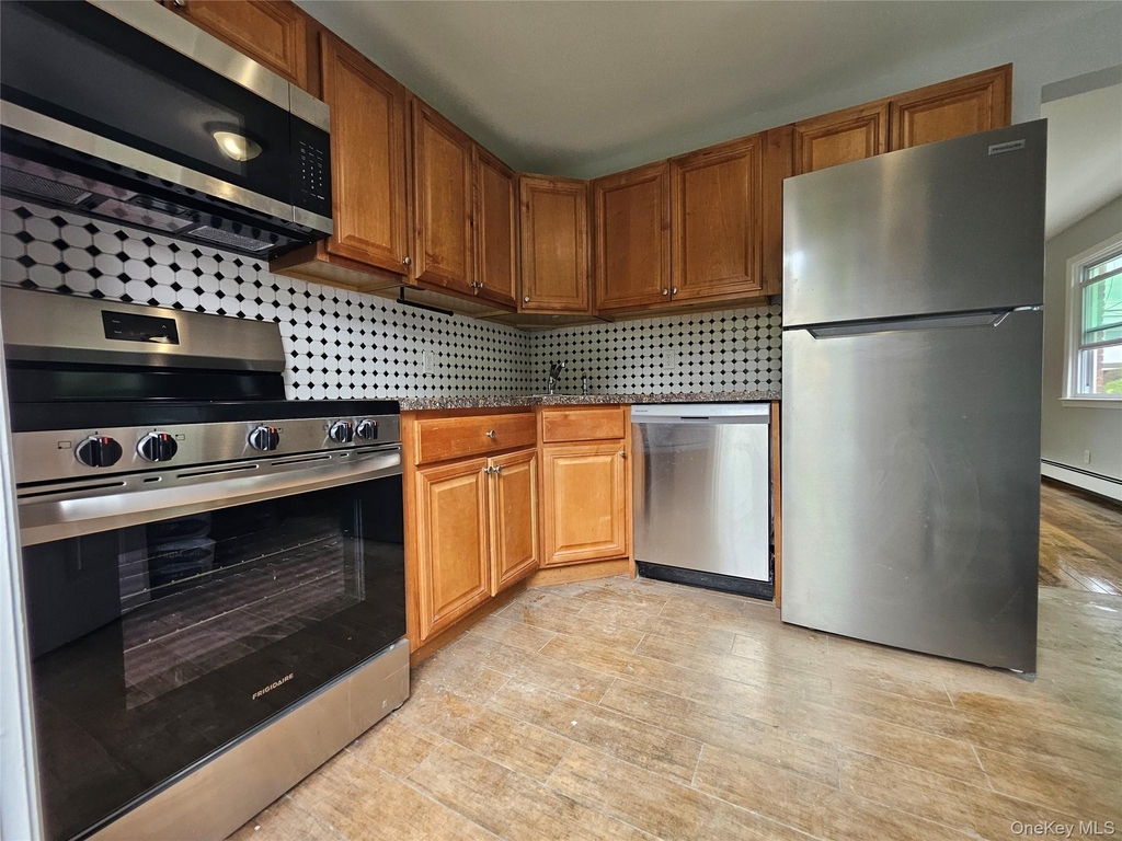 1571 Powers Avenue - Photo 0