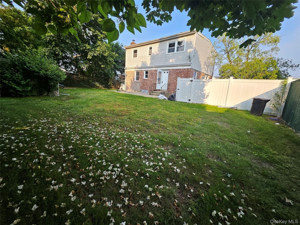 1571 Powers Avenue - Photo 15