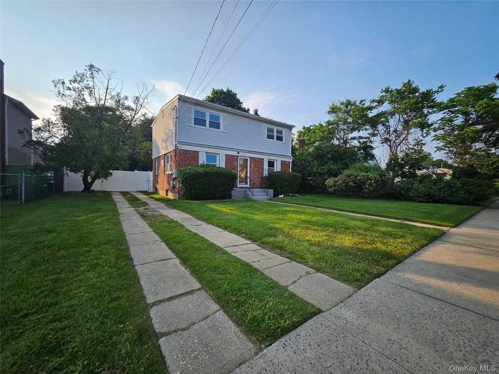 1571 Powers Avenue - Photo 1