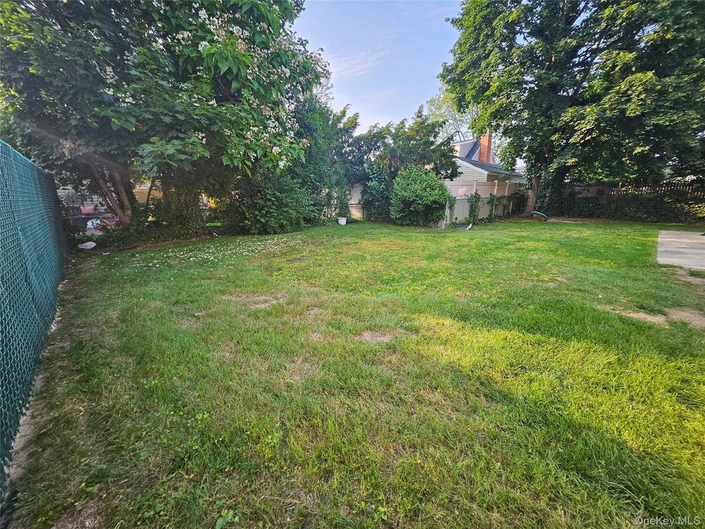 1571 Powers Avenue - Photo 16