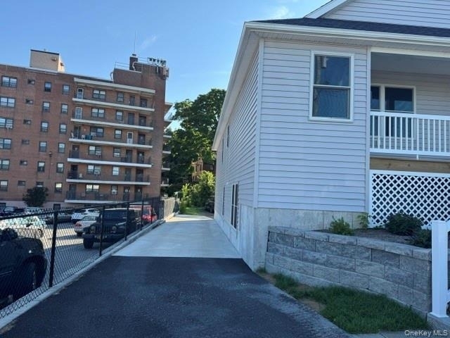 306 S Regent - Photo 1