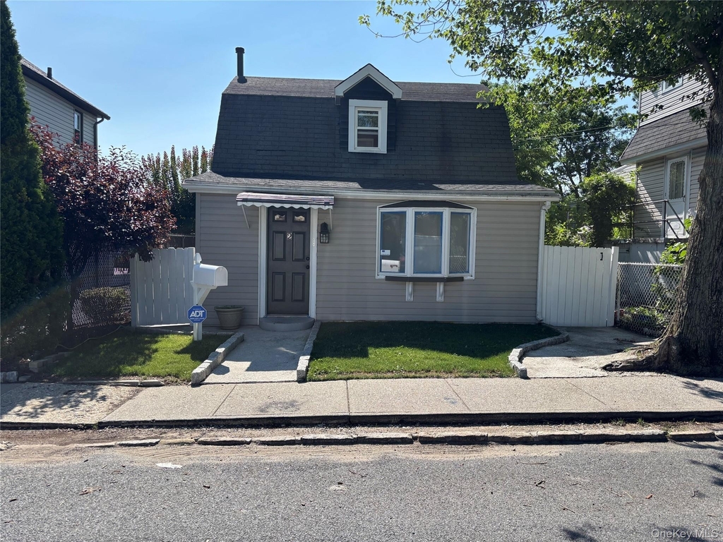 6 Alexander Place - Photo 0