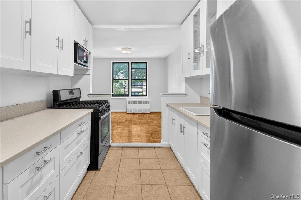 37-30 73rd St - Photo 5