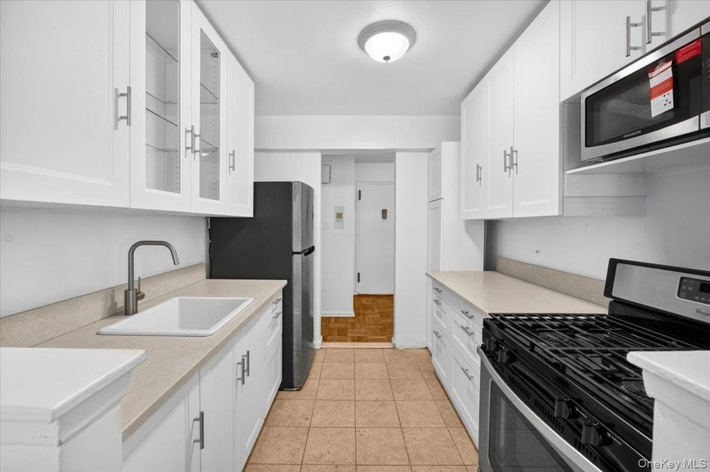 37-30 73rd St - Photo 6
