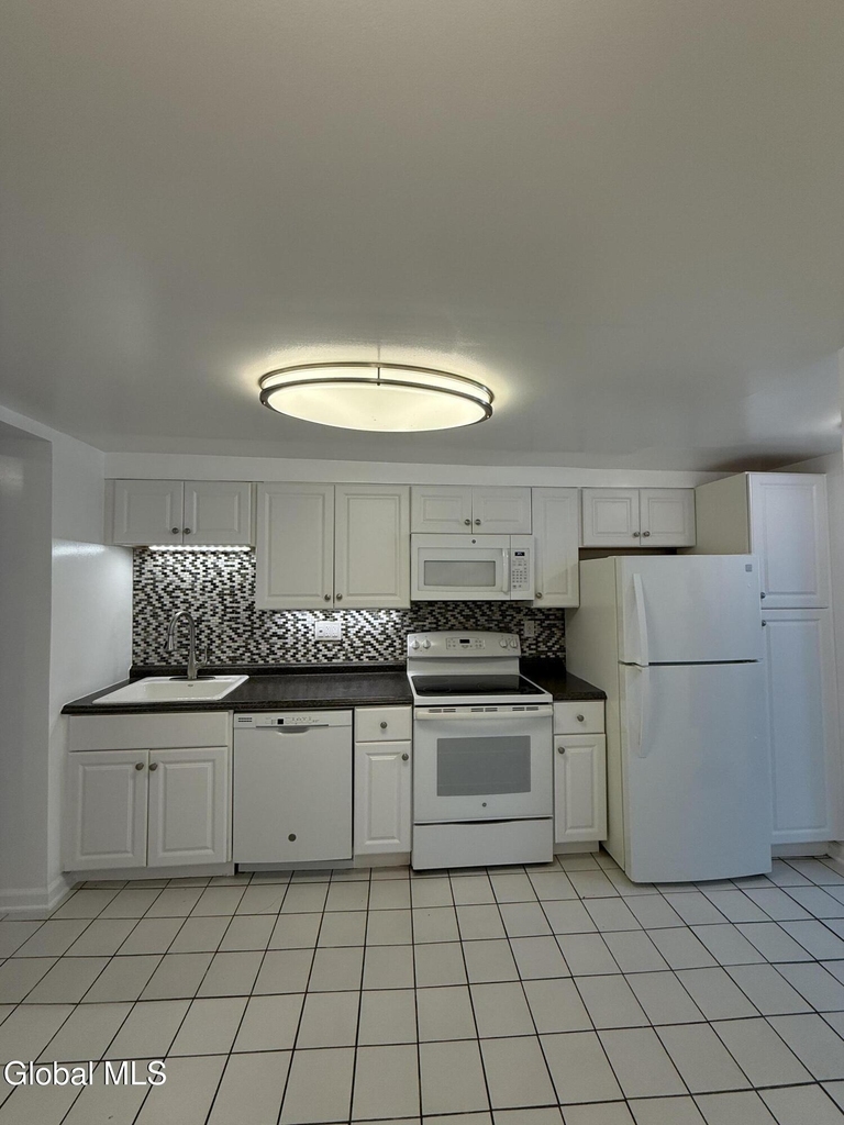 31 Elm Street - Photo 8