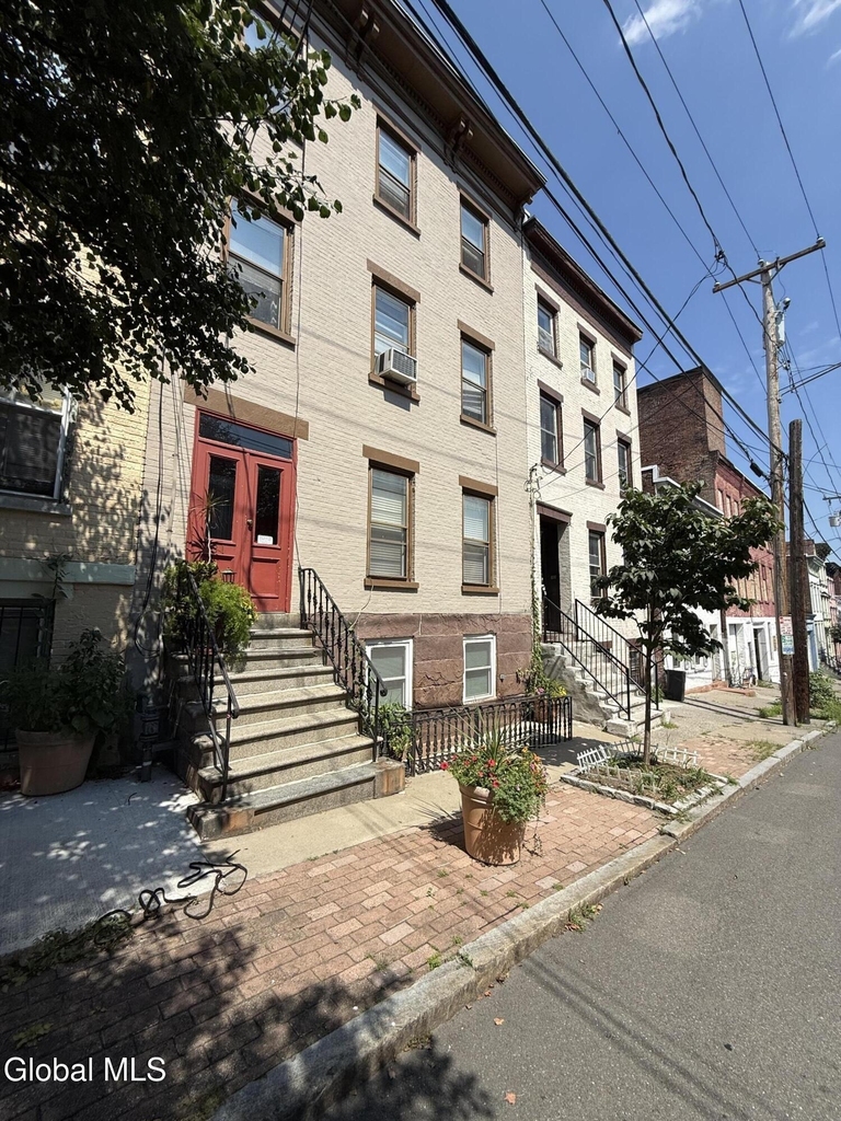 31 Elm Street - Photo 5