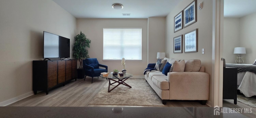 211 Henderson Road - Photo 10