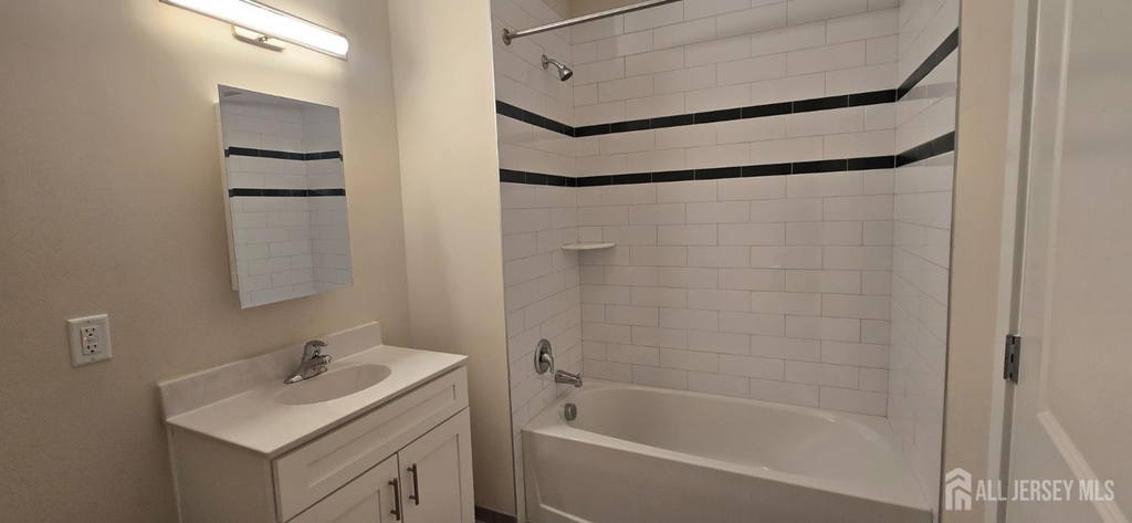 211 Henderson Road - Photo 3