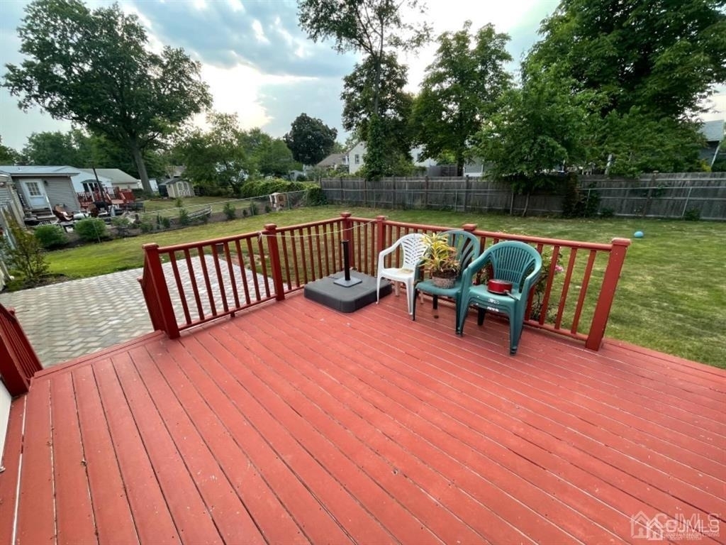 210 Runyon Avenue - Photo 3