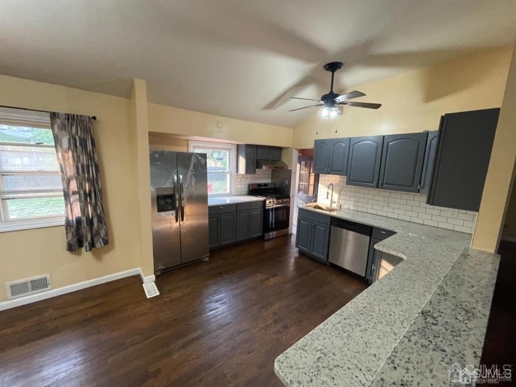 210 Runyon Avenue - Photo 5